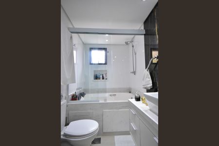 Apartamento à venda com 156m², 3 quartos e 3 vagasBanheiro Suíte 1