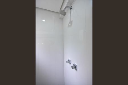 Apartamento à venda com 156m², 3 quartos e 3 vagasChuveiro do Banheiro da Suíte 2