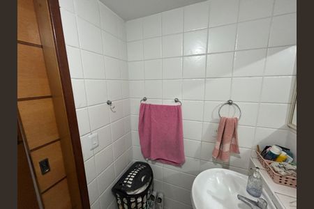 Apartamento à venda com 67m², 2 quartos e 1 vagaBanheiro Social