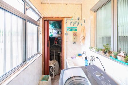 Apartamento à venda com 101m², 3 quartos e 2 vagas Apartamento à venda com 101m², 3 quartos e 2 vagasÁrea de Serviço