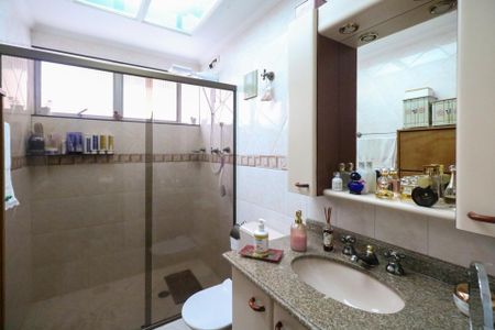 Apartamento à venda com 101m², 3 quartos e 2 vagas Apartamento à venda com 101m², 3 quartos e 2 vagasBanheiro da Suíte