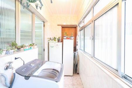 Apartamento à venda com 101m², 3 quartos e 2 vagas Apartamento à venda com 101m², 3 quartos e 2 vagasÁrea de Serviço