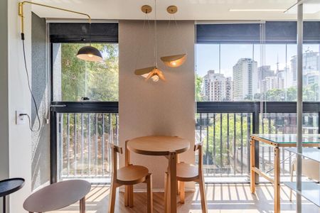 Varanda de kitnet/studio para alugar com 1 quarto, 32m² em Pinheiros, São Paulo