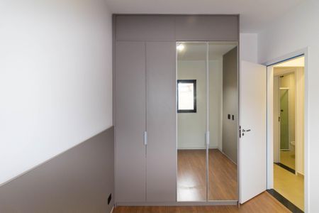Quarto 1 de apartamento para alugar com 2 quartos, 45m² em Vila Fernandes, São Paulo