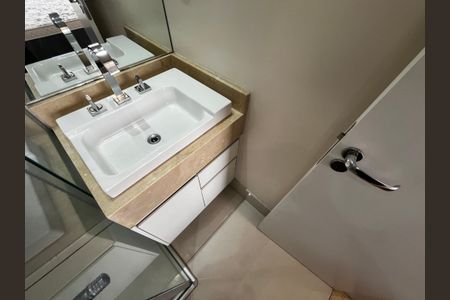 Apartamento à venda com 67m², 3 quartos e 1 vaga Apartamento à venda com 67m², 3 quartos e 1 vagaBanheiro da Suíte