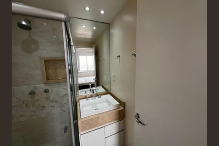 Apartamento à venda com 67m², 3 quartos e 1 vaga Apartamento à venda com 67m², 3 quartos e 1 vagaBanheiro da Suíte