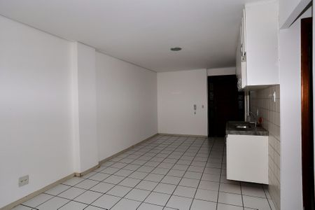 Sala/Cozinha de apartamento à venda com 2 quartos, 50m² em Centro, Belo Horizonte