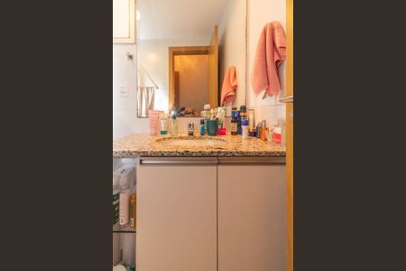 Apartamento à venda com 96m², 3 quartos e 2 vagas Apartamento à venda com 96m², 3 quartos e 2 vagasBanheiro da Suíte