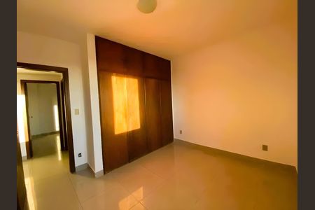 Apartamento para alugar com 145m², 4 quartos e 2 vagasQuarto
