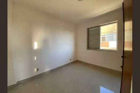 Quarto de apartamento para alugar com 4 quartos, 145m² em Buritis, Belo Horizonte