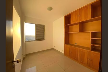 Quarto de apartamento para alugar com 4 quartos, 145m² em Buritis, Belo Horizonte