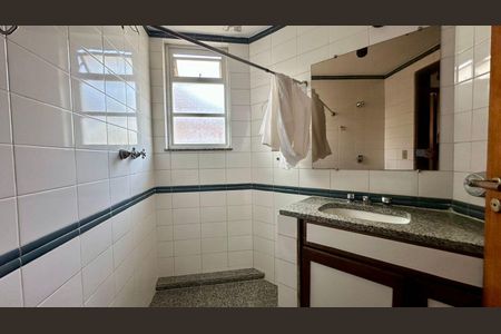 Apartamento à venda com 180m², 3 quartos e 2 vagas Apartamento à venda com 180m², 3 quartos e 2 vagasBanheiro