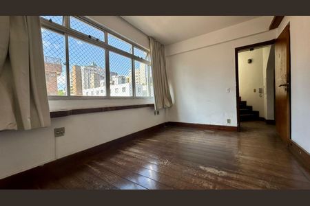 Apartamento à venda com 180m², 3 quartos e 2 vagas Apartamento à venda com 180m², 3 quartos e 2 vagasSuíte