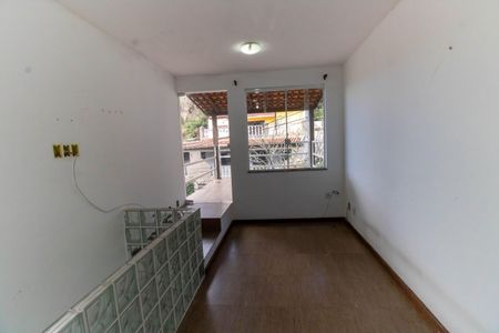 Sala de casa de condomínio para alugar com 4 quartos, 100m² em Fonseca, Niterói