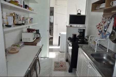 Apartamento à venda com 68m², 2 quartos e 1 vagaCozinha