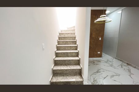 Escada de casa à venda com 3 quartos, 110m² em Água Fria, São Paulo