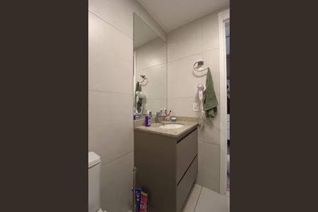 Banheiro de kitnet/studio para alugar com 1 quarto, 34m² em Indianópolis, São Paulo