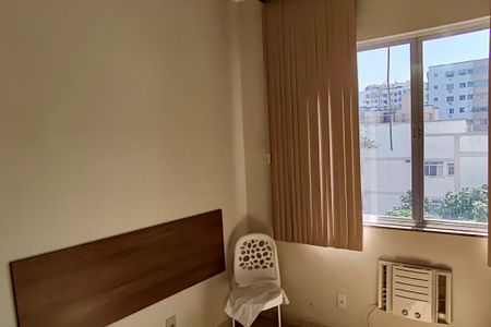 Quarto 1 de apartamento para alugar com 2 quartos, 55m² em Jacarepaguá, Rio de Janeiro