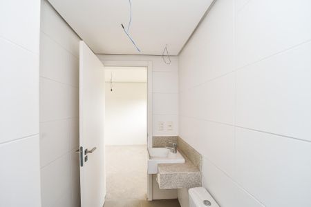 Apartamento à venda com 138m², 2 quartos e 2 vagas Apartamento à venda com 138m², 2 quartos e 2 vagasBanheiro da Suíte