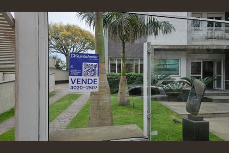 Apartamento à venda com 138m², 2 quartos e 2 vagas Apartamento à venda com 138m², 2 quartos e 2 vagasPlaquinha