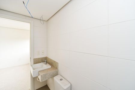 Apartamento à venda com 138m², 2 quartos e 2 vagas Apartamento à venda com 138m², 2 quartos e 2 vagasBanheiro da Suíte
