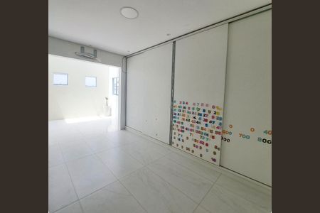 Casa para alugar com 210m², 3 quartos e 2 vagasSuíte