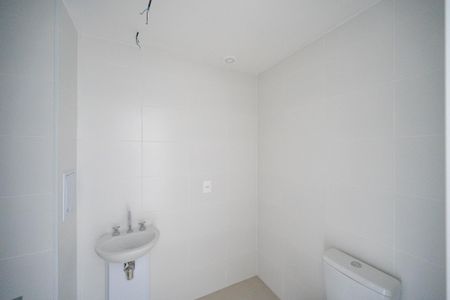 Studio à venda com 28m², 1 quarto e sem vaga Studio à venda com 28m², 1 quarto e sem vagaBanheiro Social