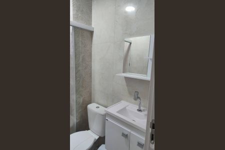 Banheiro de apartamento para alugar com 2 quartos, 45m² em Recreio dos Bandeirantes, Rio de Janeiro