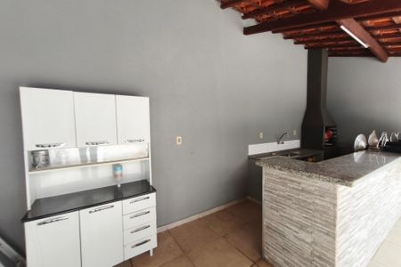 Casa à venda com 299m², 4 quartos e 2 vagas Casa à venda com 299m², 4 quartos e 2 vagasÁrea gourmet