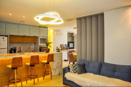 Casa de condomínio à venda com 168m², 3 quartos e 3 vagasSala