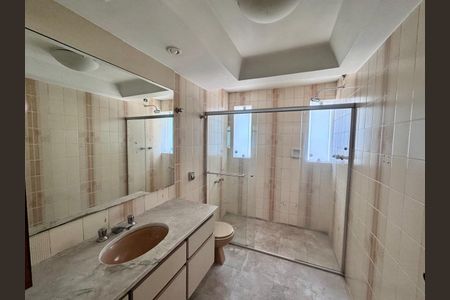 Banheiro de casa à venda com 4 quartos, 478m² em Jardim Paulistano, São Paulo