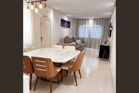 Casa à venda com 2 quartos, 118m² em Vila Antonieta, São Paulo