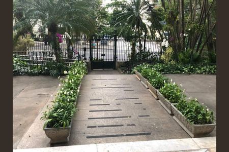 Apartamento à venda com 191m², 4 quartos e 1 vaga