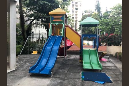 Apartamento à venda com 191m², 4 quartos e 1 vaga