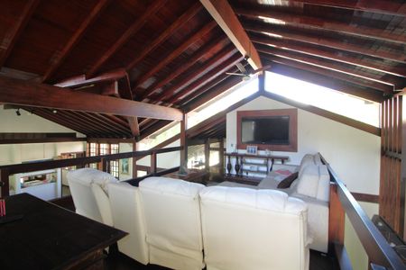 Casa de condomínio à venda com 724m², 4 quartos e 3 vagasSala - Mezanino