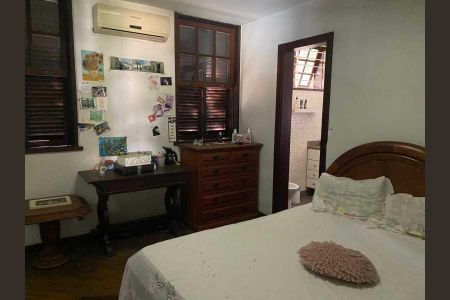 Casa de condomínio à venda com 724m², 4 quartos e 3 vagas