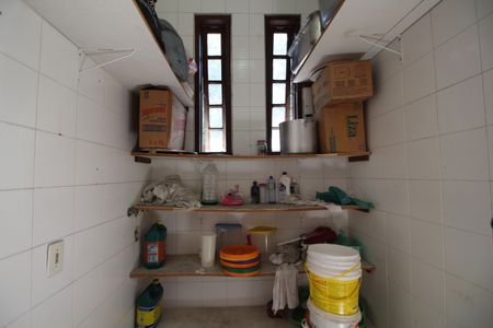 Casa de condomínio à venda com 724m², 4 quartos e 3 vagasÁrea de Serviço