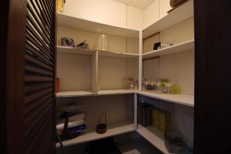 Casa de condomínio à venda com 724m², 4 quartos e 3 vagasCozinha - Despensa