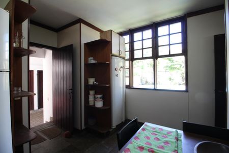 Casa de condomínio à venda com 724m², 4 quartos e 3 vagasCozinha