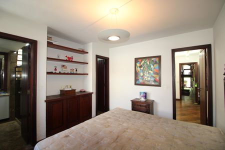 Casa de condomínio à venda com 724m², 4 quartos e 3 vagasQuarto 4