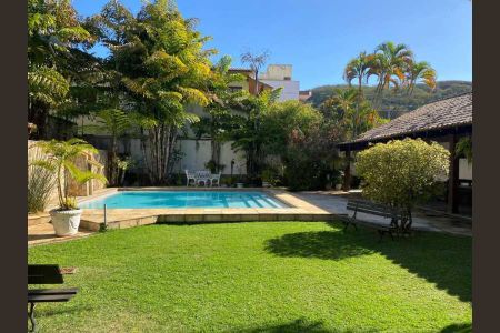 Casa de condomínio à venda com 724m², 4 quartos e 3 vagas