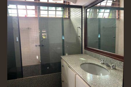 Casa de condomínio à venda com 724m², 4 quartos e 3 vagas