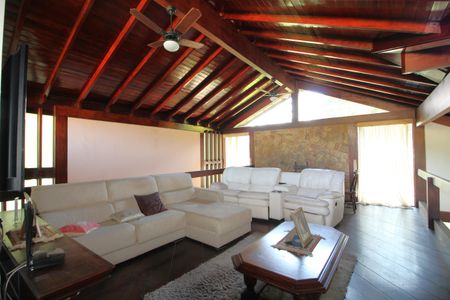 Casa de condomínio à venda com 724m², 4 quartos e 3 vagasSala - Mezanino