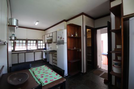 Casa de condomínio à venda com 724m², 4 quartos e 3 vagasCozinha