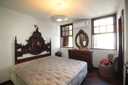 Casa de condomínio à venda com 724m², 4 quartos e 3 vagasQuarto 4