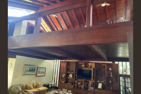 Casa de condomínio à venda com 724m², 4 quartos e 3 vagas