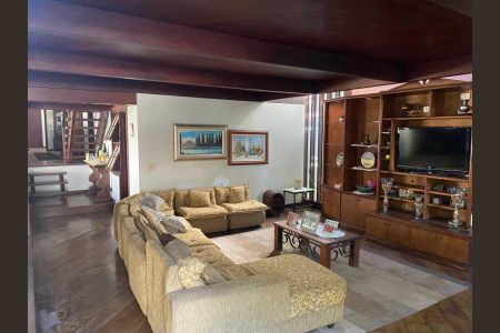 Casa de condomínio à venda com 724m², 4 quartos e 3 vagas