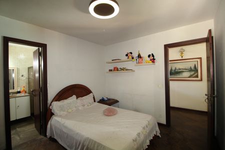 Casa de condomínio à venda com 724m², 4 quartos e 3 vagasQuarto 3