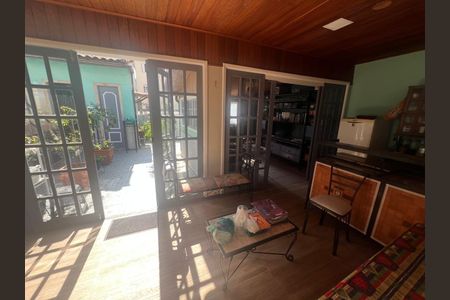 Casa à venda com 5 quartos, 257m² em Icaraí, Niterói