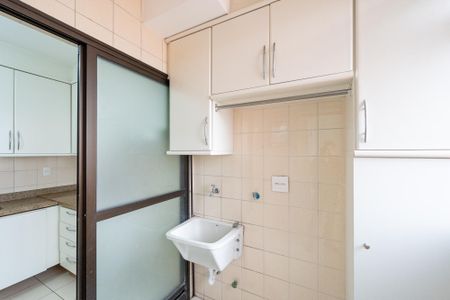 Apartamento à venda com 95m², 3 quartos e 2 vagas Apartamento à venda com 95m², 3 quartos e 2 vagasÁrea de Serviço
